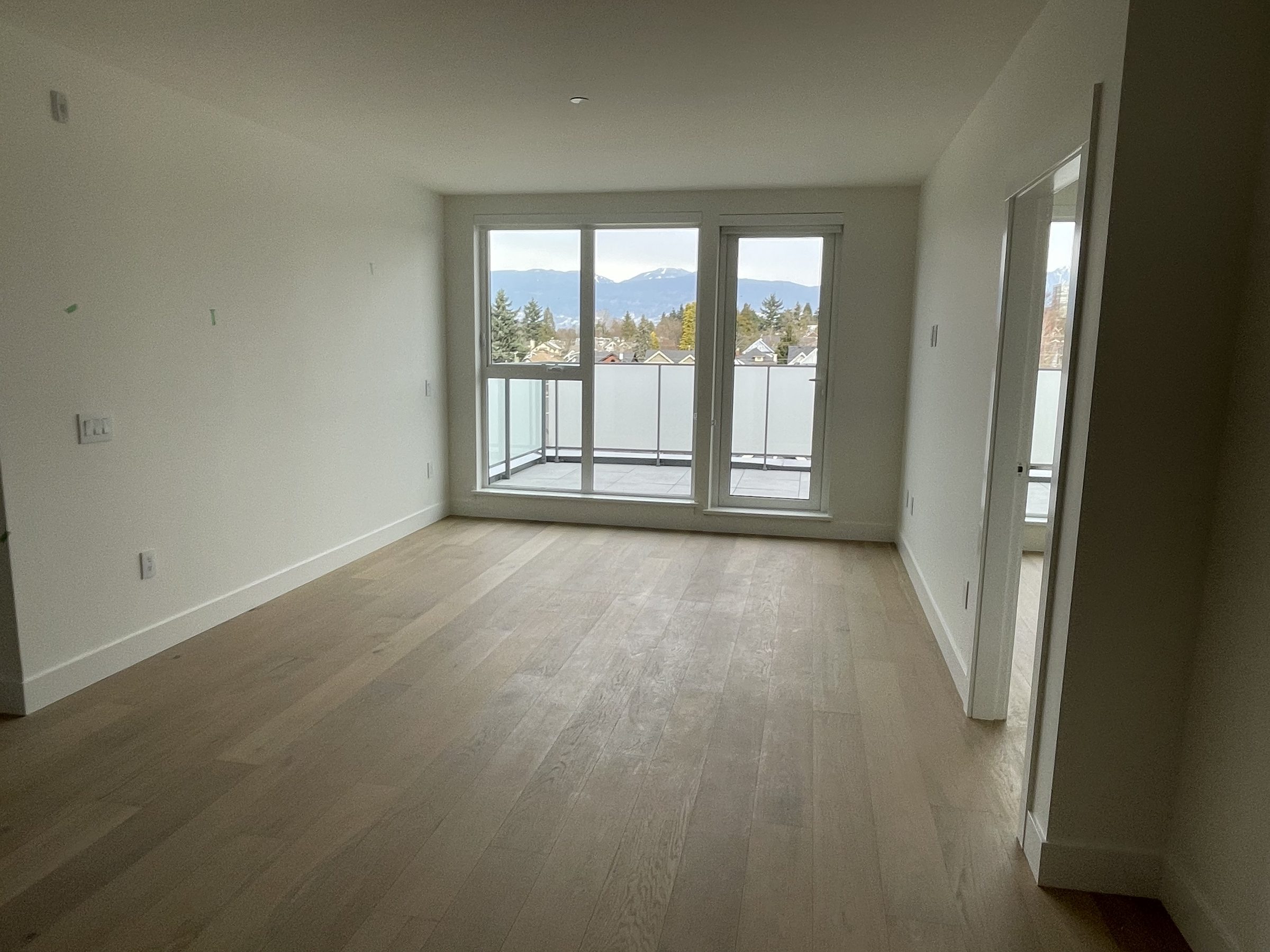 Vancouver condo — empty before staging
